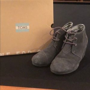 Toms wedges